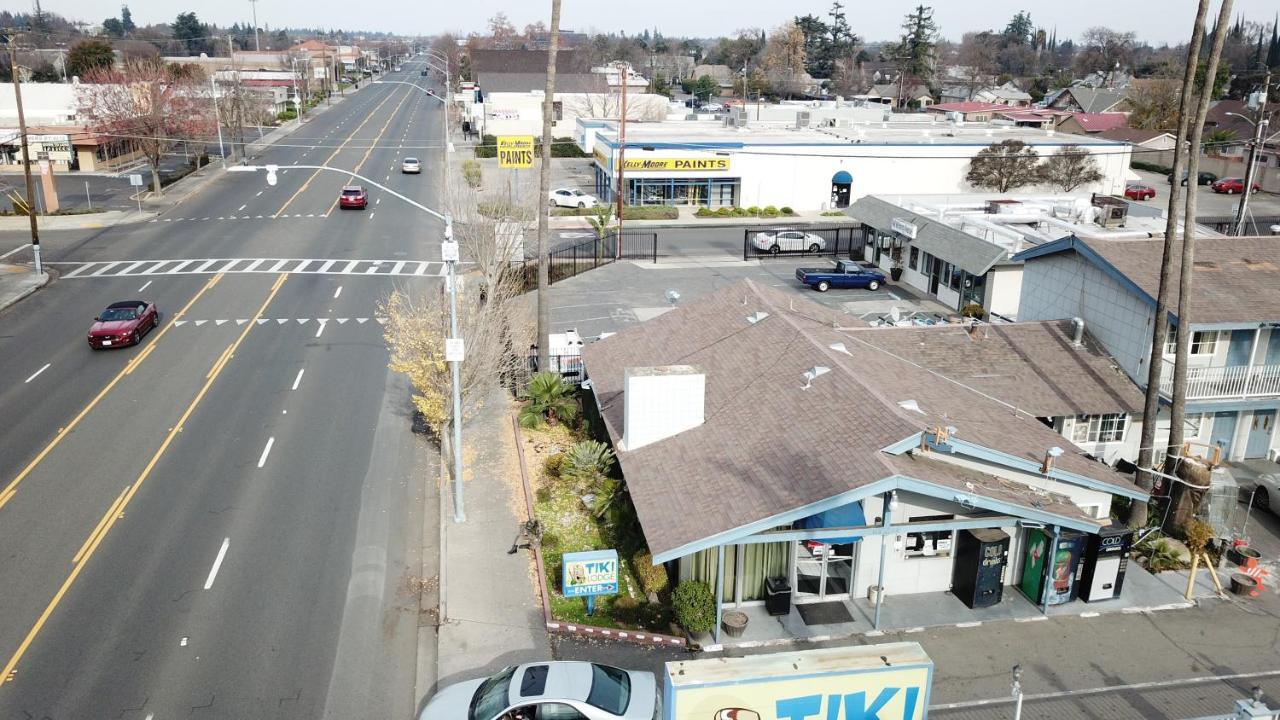 Tiki Lodge Mchenry - Downtown Modesto Eksteriør billede
